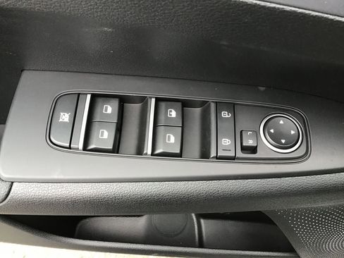 Used 2023 Kia Forte LXS image 18