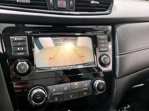 Used 2020 Nissan Rogue SL image 14