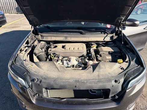 Used 2020 Jeep Cherokee Limited image 21