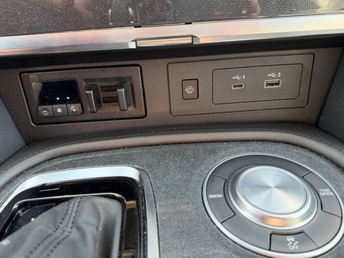 Used 2024 Nissan Armada SV image 22