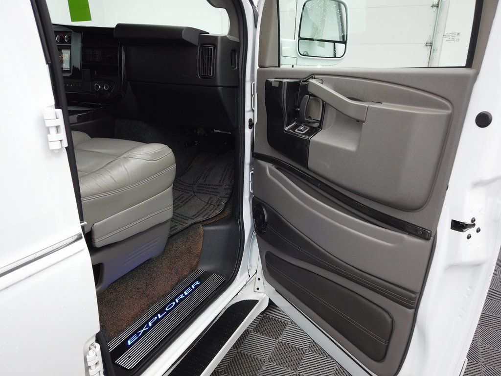 Used 2020 GMC Savana 2500 Extended w/ Enhanced Convenience Package RWD image 40