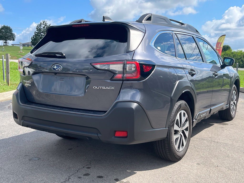 Used 2024 Subaru Outback Premium AWD/4WD image 7