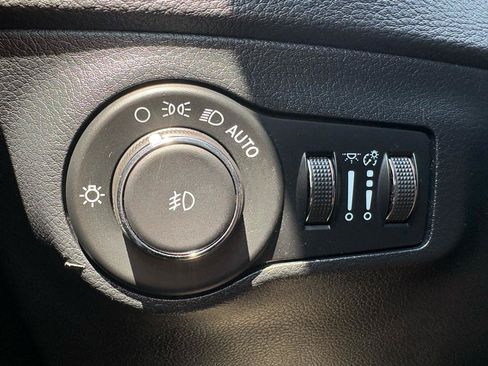 Used 2021 Jeep Compass Latitude AWD/4WD image 39