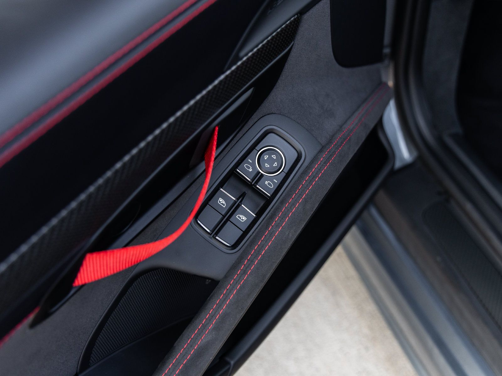 Certified 2024 Porsche 718 Boxster Spyder RS RWD image 36