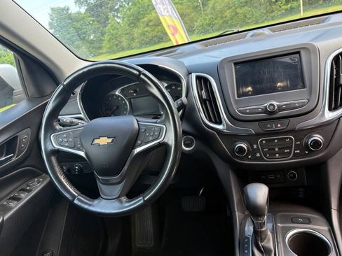 Used 2022 Chevrolet Equinox LT FWD image 19