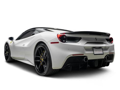 Used 2018 Ferrari 488 GTB RWD image 10