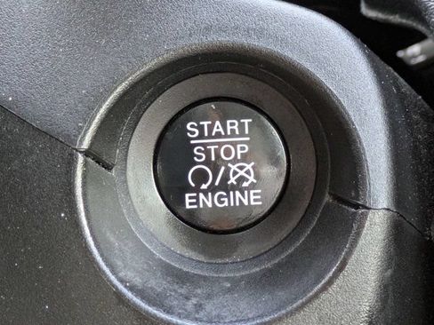 Used 2017 Jeep Compass Latitude w/ Popular Equipment Group FWD image 30