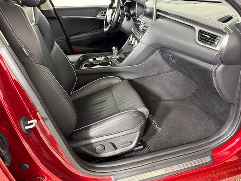 Used 2020 Genesis G70 3.3T RWD image 15