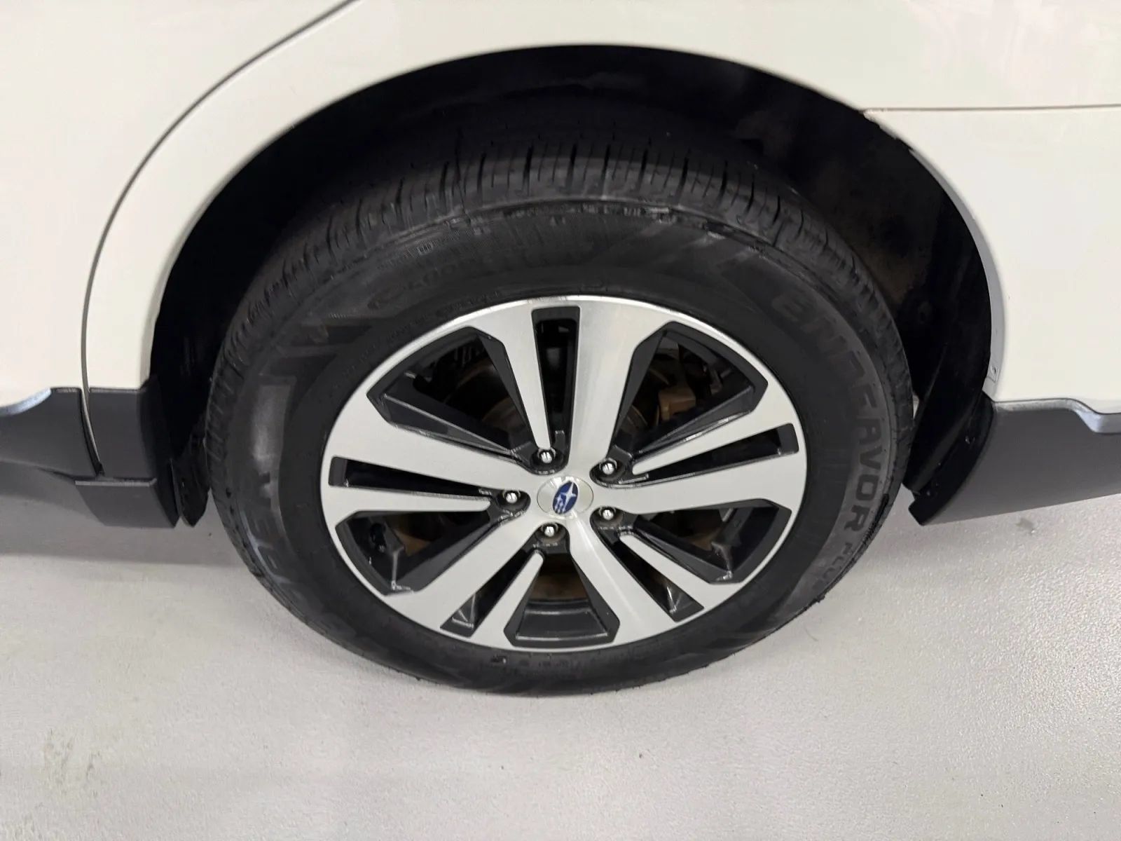 Used 2019 Subaru Outback 3.6R Limited AWD/4WD image 36