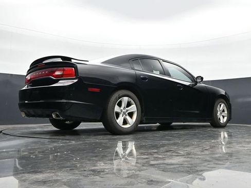 Used 2012 Dodge Charger SE RWD image 23