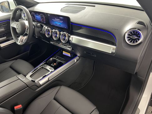 Used 2026 Mercedes-Benz GLB 250 4MATIC image 27