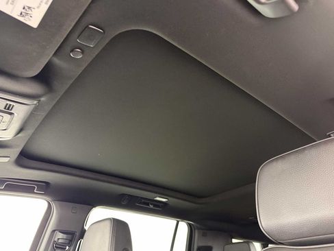 Used 2024 GMC Yukon XL Denali RWD image 35