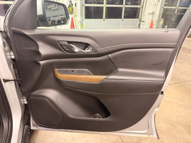 Used 2020 GMC Acadia SLE w/ Driver Convenience Package FWD image 26
