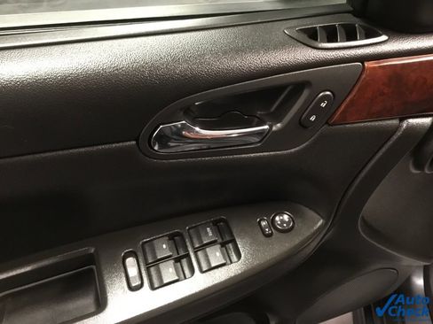 Used 2010 Chevrolet Impala LS image 19