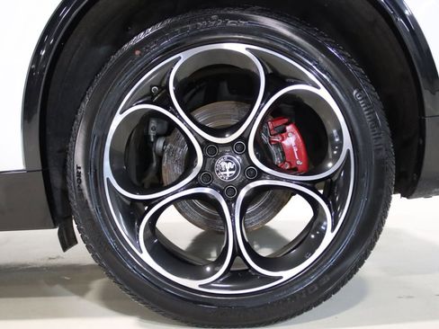 Used 2024 Alfa Romeo Stelvio Veloce image 77