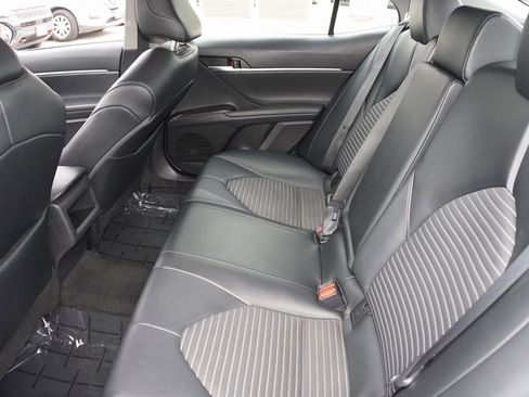 Certified 2022 Toyota Camry SE image 8