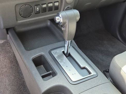 Used 2012 Nissan Xterra X image 29