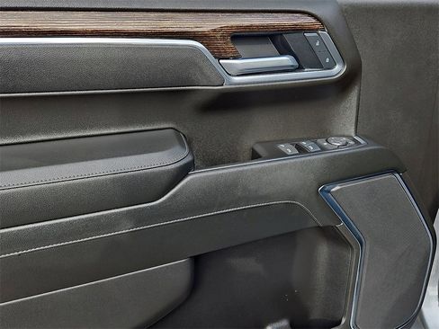 Used 2025 GMC Sierra 1500 Elevation image 22