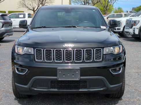 Used 2022 Jeep Grand Cherokee Laredo E AWD/4WD image 3