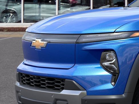 New 2025 Chevrolet Silverado EV LT image 13