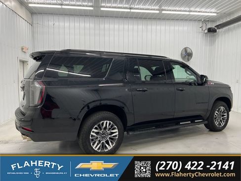 Used 2025 Chevrolet Suburban Z71 w/ Comfort Package AWD/4WD image 2