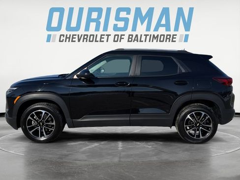 Used 2024 Chevrolet TrailBlazer LT image 3