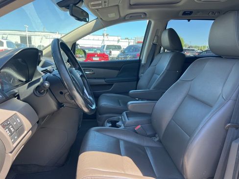 Used 2016 Honda Odyssey Touring image 2
