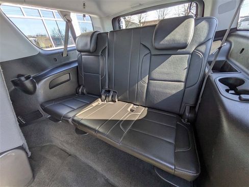 Used 2017 Chevrolet Suburban LT image 20