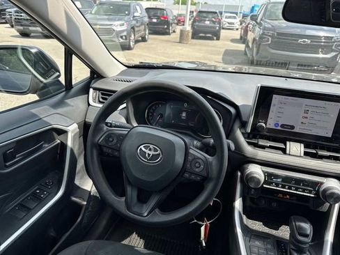 Used 2023 Toyota RAV4 LE FWD image 17