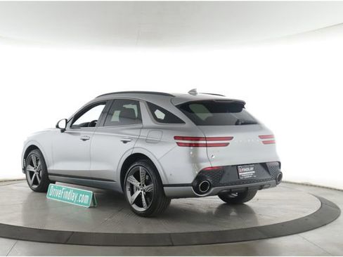 Used 2024 Genesis GV70 2.5T w/ Sport Prestige Package AWD/4WD image 8