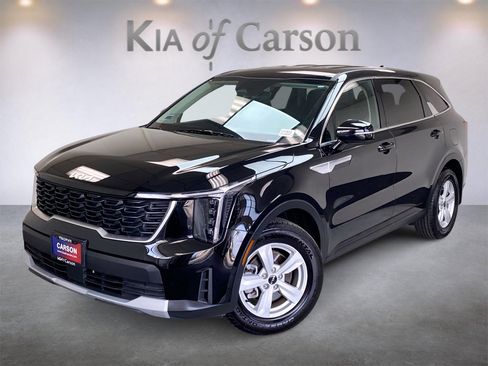 Certified 2025 Kia Sorento LX image 1