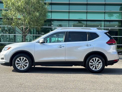 Used 2017 Nissan Rogue SV FWD image 7