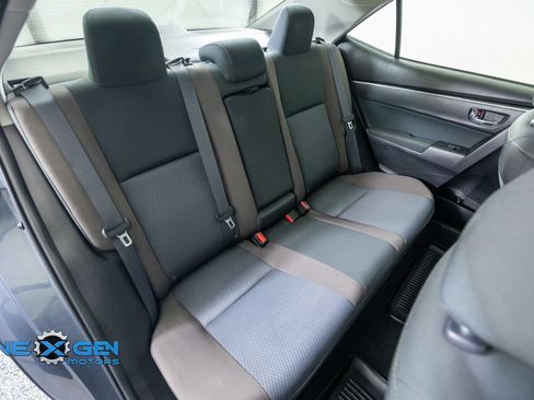 Used 2018 Toyota Corolla LE FWD image 36