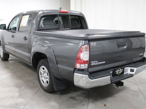 Used 2014 Toyota Tacoma Base image 7