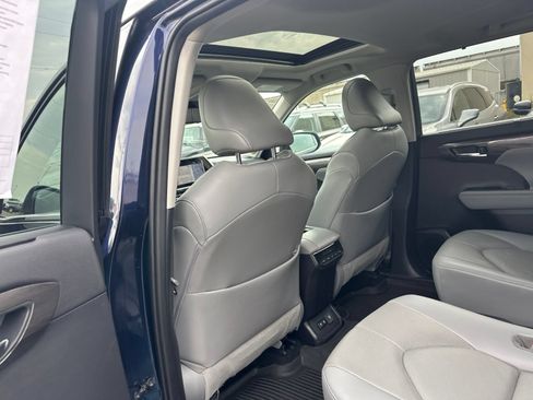 Used 2021 Toyota Highlander Limited AWD/4WD image 22