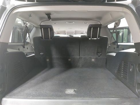 Used 2018 Chevrolet Suburban LT image 17