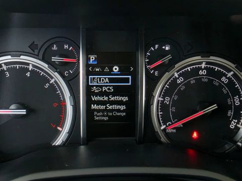 Used 2021 Toyota 4Runner TRD Off-Road Premium w/ Moonroof Package AWD/4WD image 38