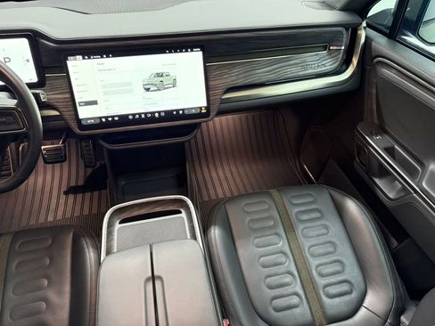 Used 2022 Rivian R1T Launch Edition image 21
