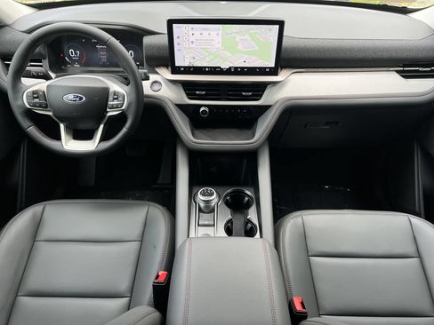 New 2026 Ford Explorer Active w/ Active Comfort Package AWD/4WD image 2