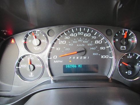 Used 2017 Chevrolet Express 3500 image 17