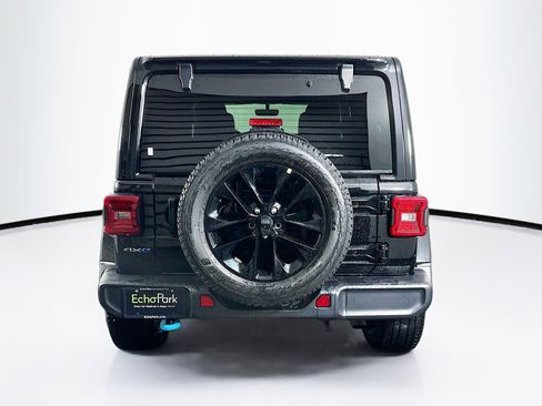 Used 2023 Jeep Wrangler Sahara w/ Cold Weather Group AWD/4WD image 7