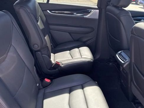 Used 2020 Cadillac XT6 Premium Luxury image 4