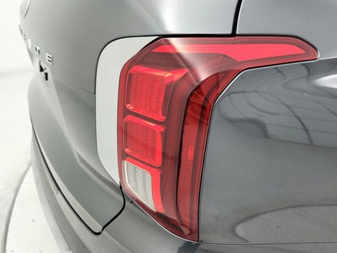 Used 2021 Hyundai Palisade SEL w/ Premium Package FWD image 27