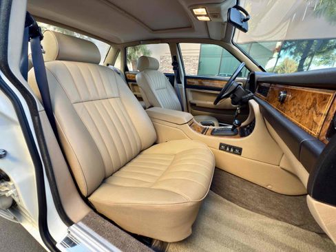 Used 1988 Jaguar XJ6 image 96