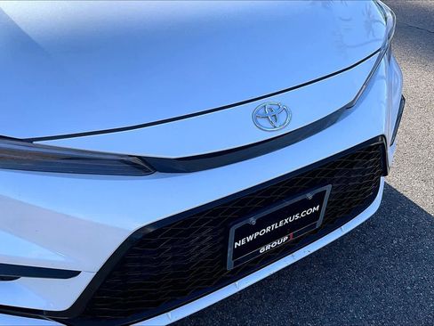 Used 2025 Toyota Corolla SE image 28