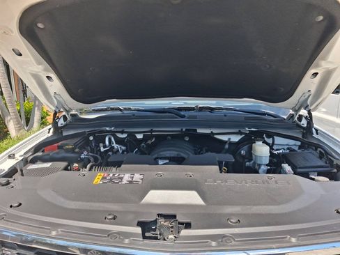 Used 2019 Chevrolet Suburban LT RWD image 16