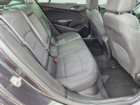 Used 2017 Chevrolet Cruze LT w/ Sun And Sound Package FWD image 17