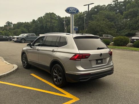 Used 2023 Volkswagen Tiguan SE w/ Panoramic Sunroof Package AWD/4WD image 3