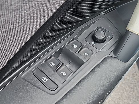 New 2026 Volkswagen Tiguan S AWD/4WD image 6