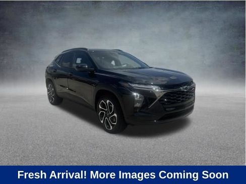 Used 2026 Chevrolet Trax RS w/ Sunroof Package FWD image 1